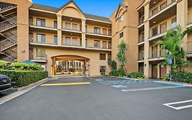 Howard Johnson By Wyndham Pasadena
